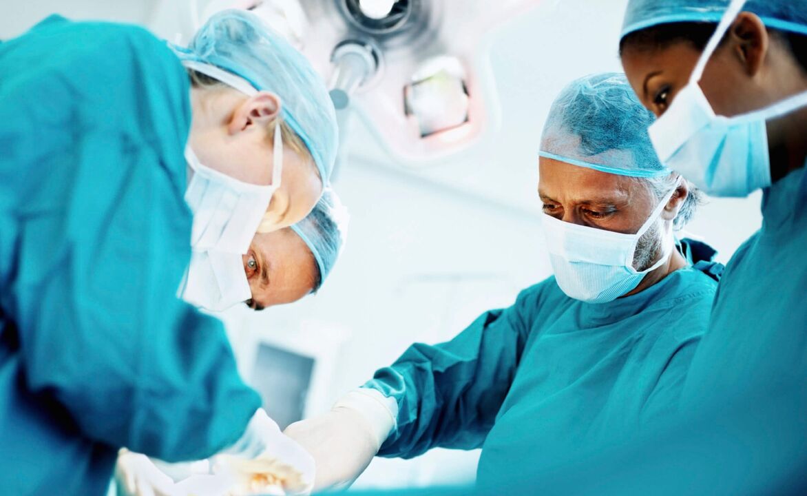 Ang proseso sa pagpadako sa penis sa mga surgeon pinaagi sa operasyon